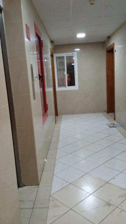 Brand New Boys Hostel 5 Min Walk From Burjuman Metro Station Exit-4 With All Brand New Furnishings & Free Facilities Дубай Экстерьер фото