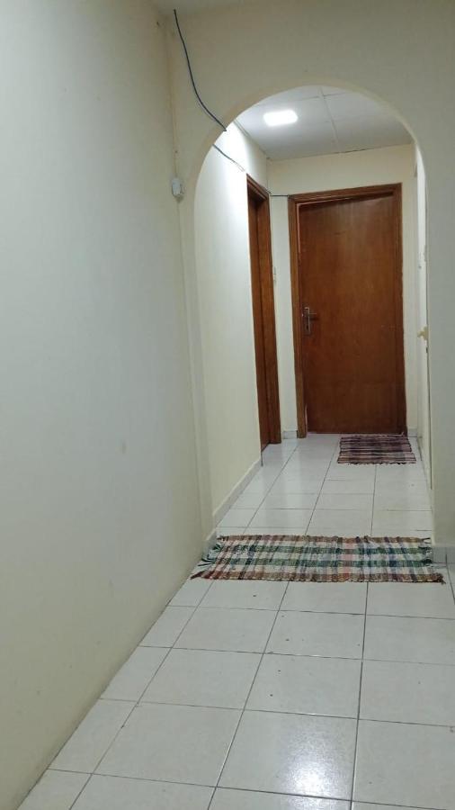 Brand New Boys Hostel 5 Min Walk From Burjuman Metro Station Exit-4 With All Brand New Furnishings & Free Facilities Дубай Экстерьер фото